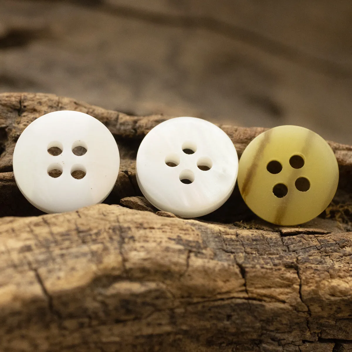 11.5mm White Khaki Imitation Wood Grain Resin Buttons 50pcs