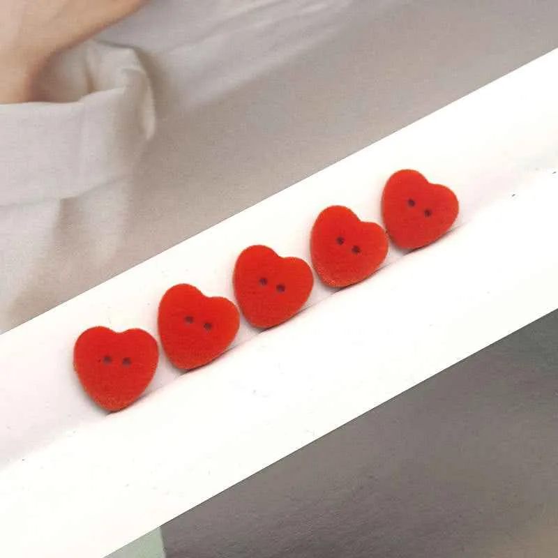 24L/28L Heart-Shaped 2-Hole Velvet Resin Buttons for Cardigans 55 Pack