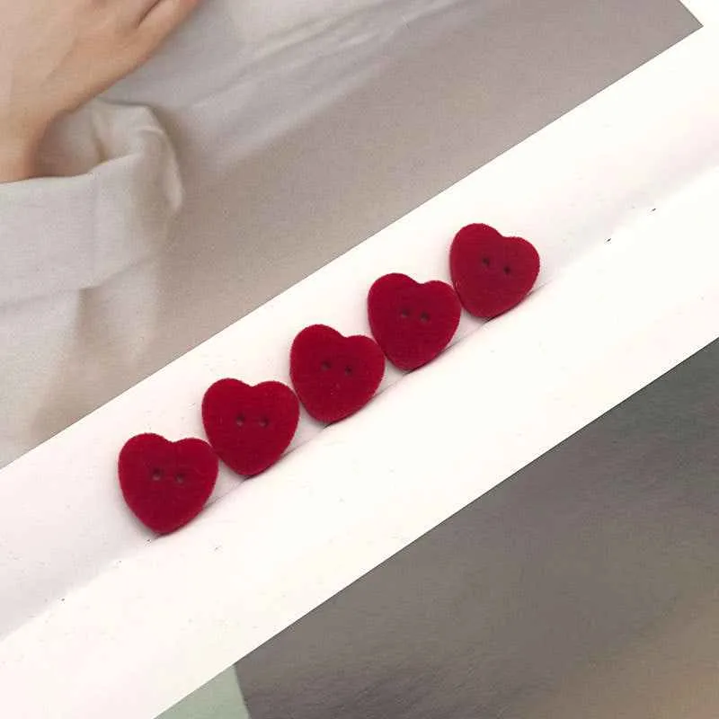 24L/28L Heart-Shaped 2-Hole Velvet Resin Buttons for Cardigans 55 Pack