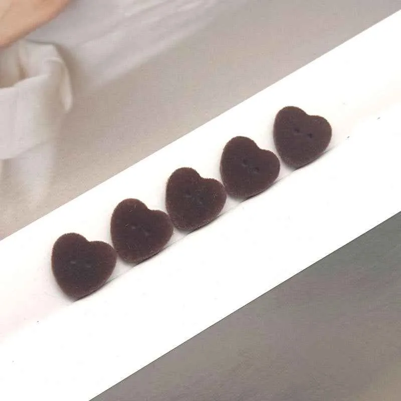24L/28L Heart-Shaped 2-Hole Velvet Resin Buttons for Cardigans 55 Pack