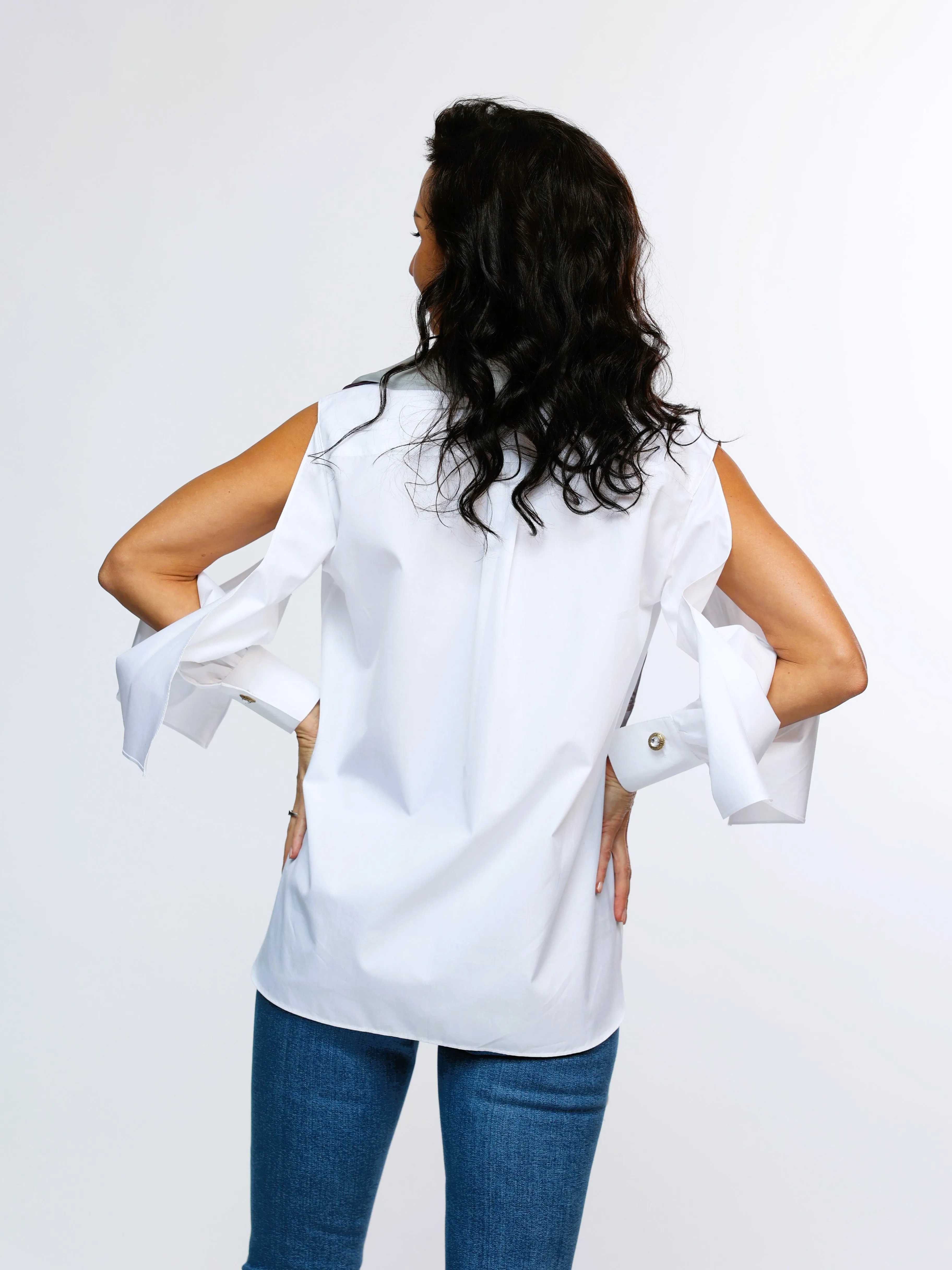 BLOUSE WITH TORN SLEEVES