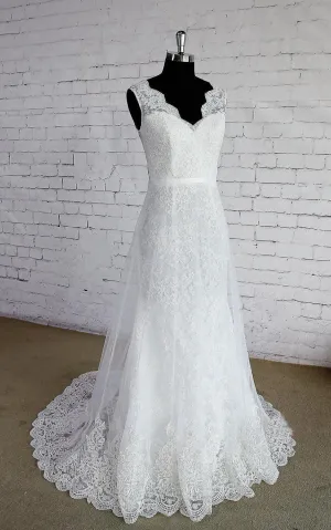 Double Layered V-Neck Sleeveless Lace Wedding Dress With Lace Trim-ET_711318