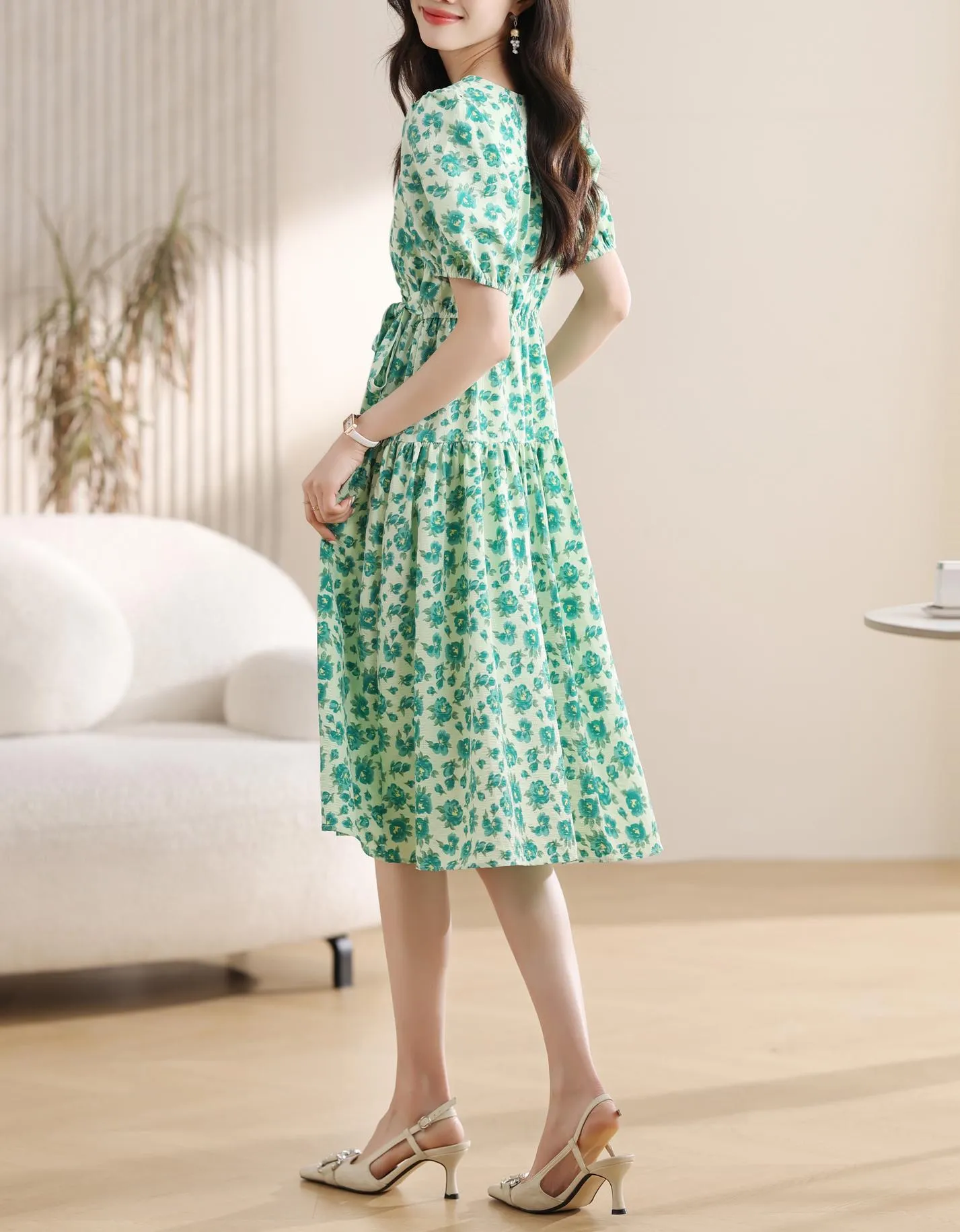 Elegant A-line Elastic-waisted Tea Dress with V-neck and Floral Design