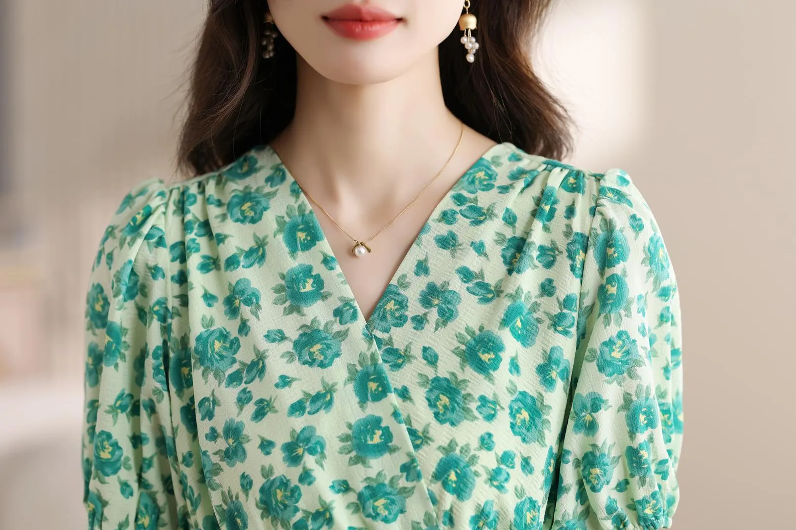 Elegant A-line Elastic-waisted Tea Dress with V-neck and Floral Design