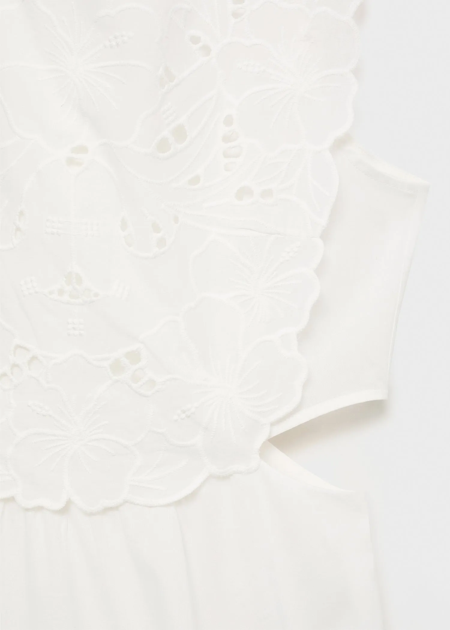 Embroidered dress with side slits