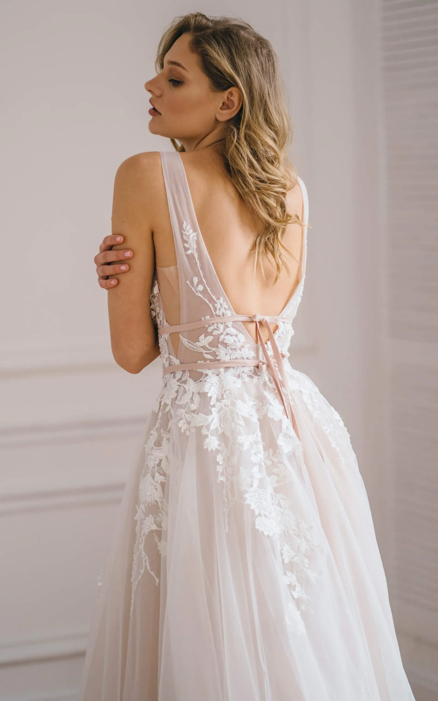 Ethereal Floor-length Sleeveless Lace A Line Deep-V Back Wedding Dress with Appliques-716284