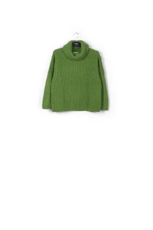 Green chunky ribbed turtleneck sweater