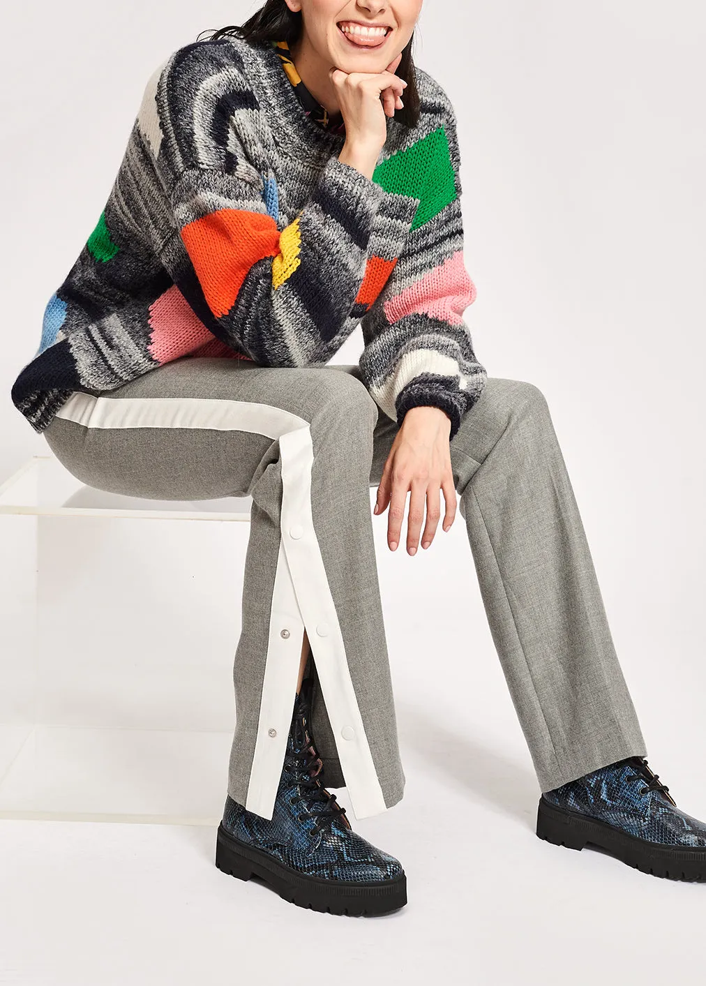 Grey mélange knitted sweater with oversized polka dots