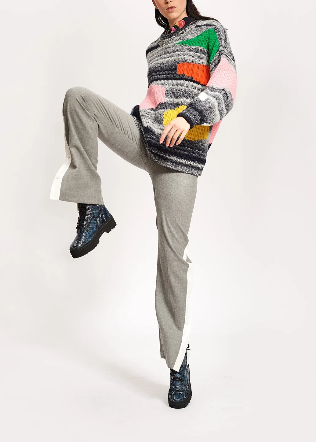 Grey mélange knitted sweater with oversized polka dots