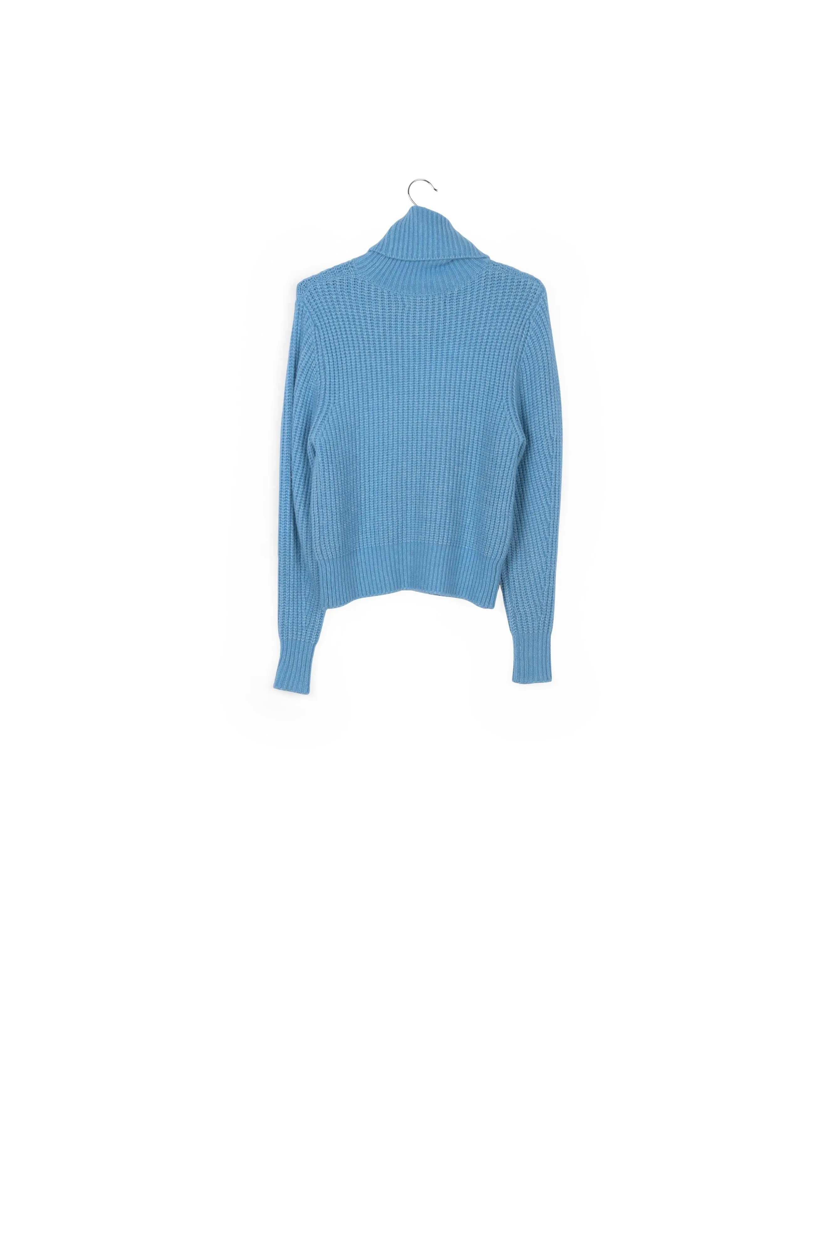 High collar sweater