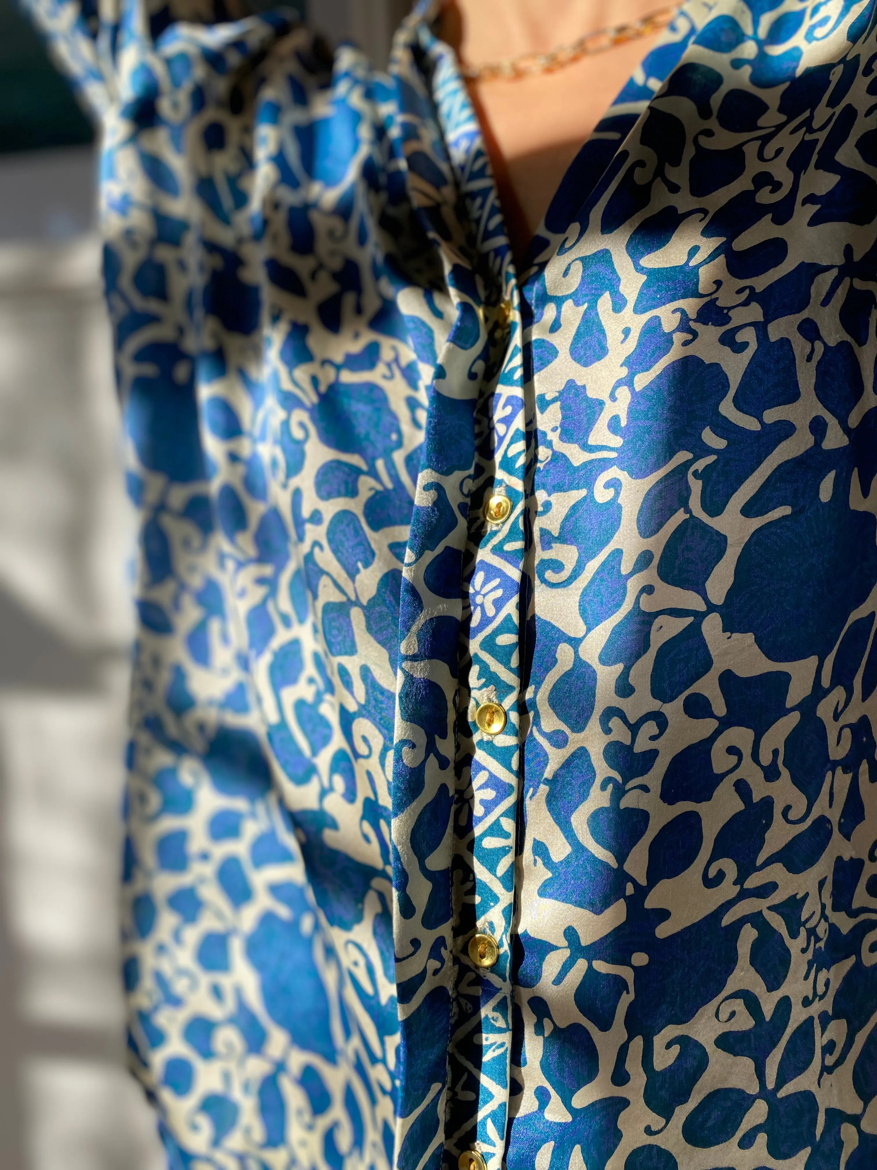HOTEL The Fleurs Silk Blouse in Sapphire