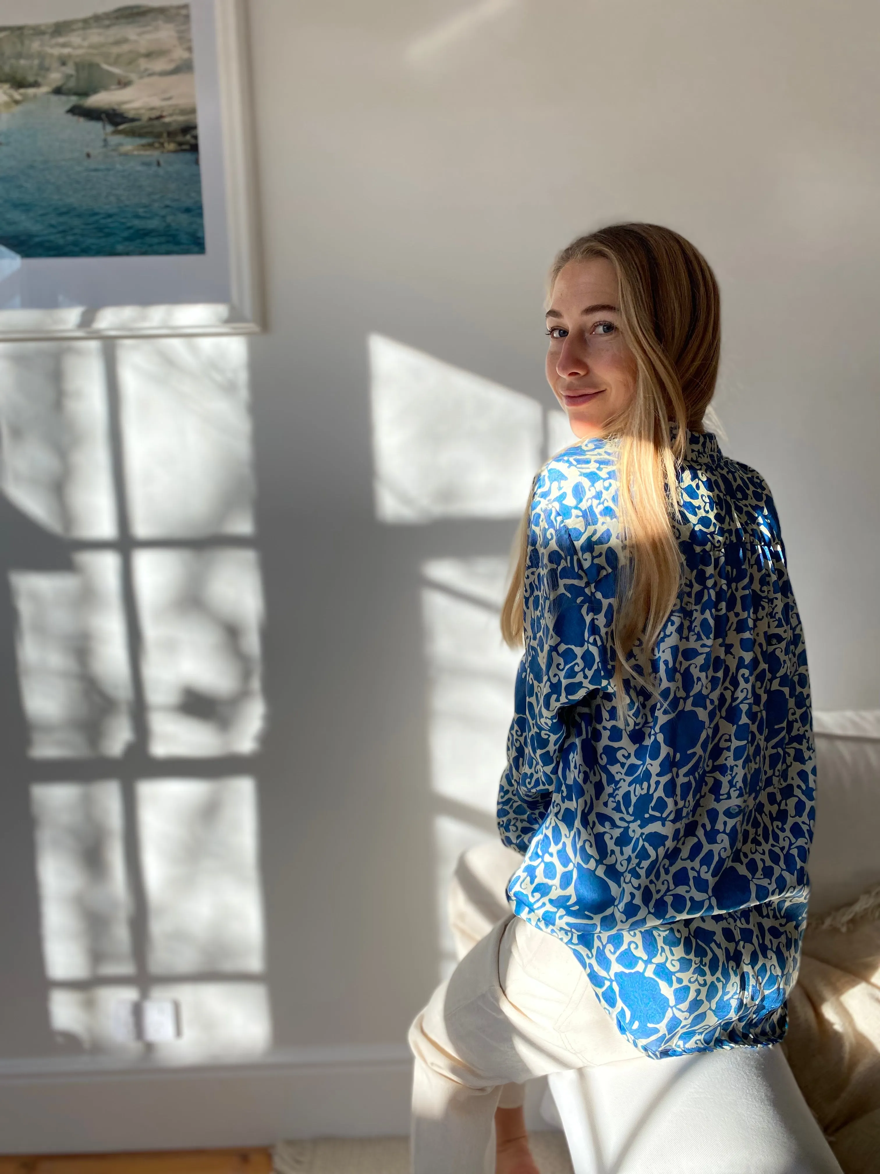 HOTEL The Fleurs Silk Blouse in Sapphire