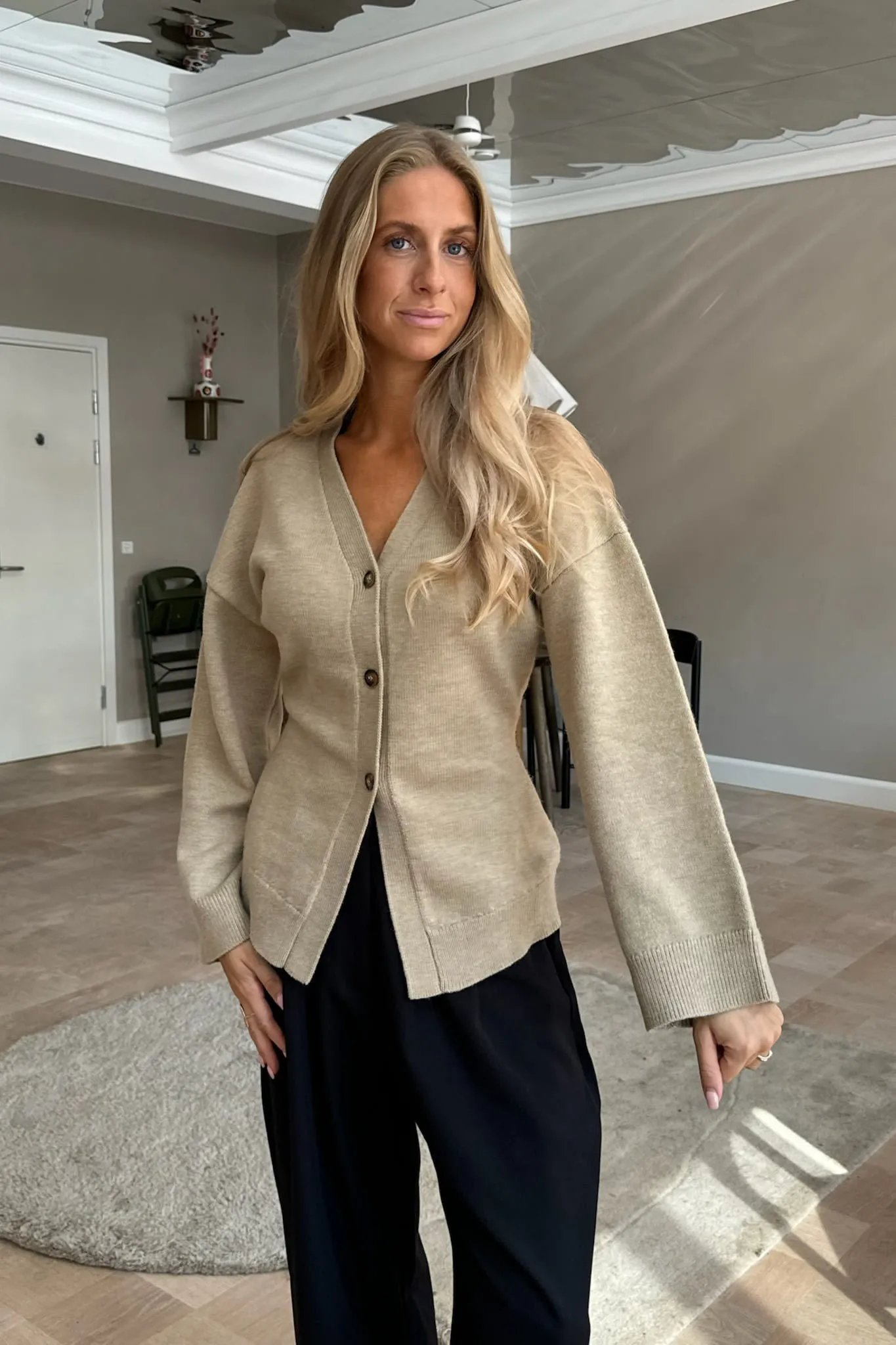 KarmaIC Cardigan - Beige