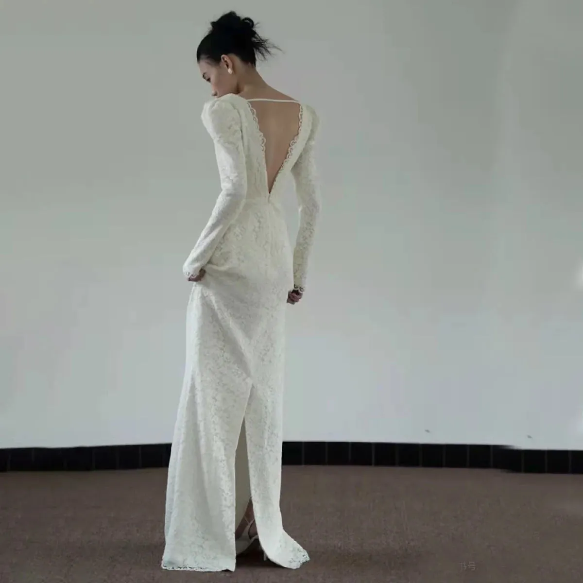 Long Sleeves Square Neck Allover Lace Romance Wedding Bride Gown Backless Column Vintage Fit Maxi Customized Bridal Dress