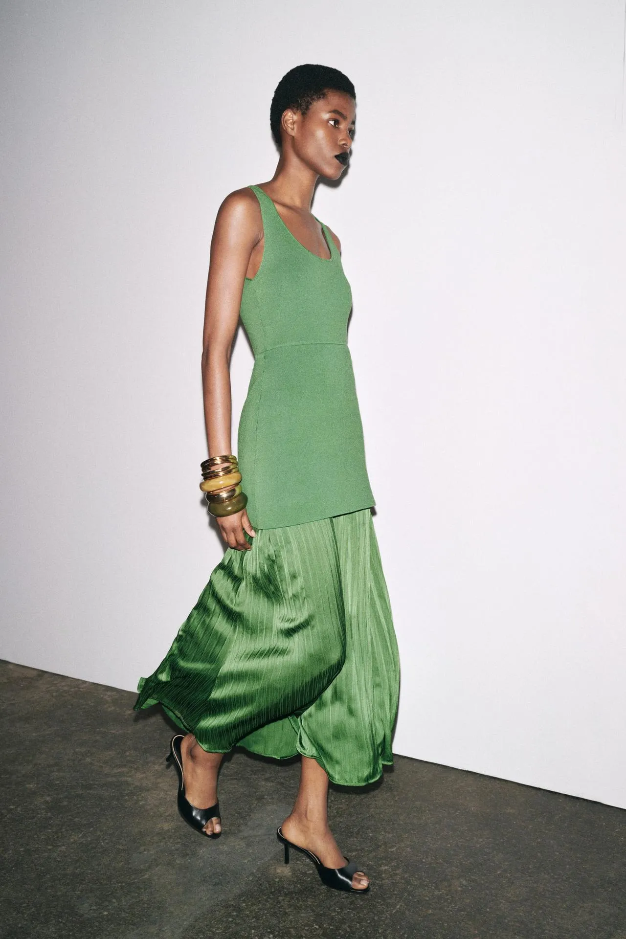 Pleated knit combination dress