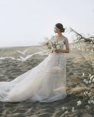 Romantic Lace Beach Wedding Dress Spaghetti Straps Sheer Lace Appliques 3D Flowers Bridal Dress