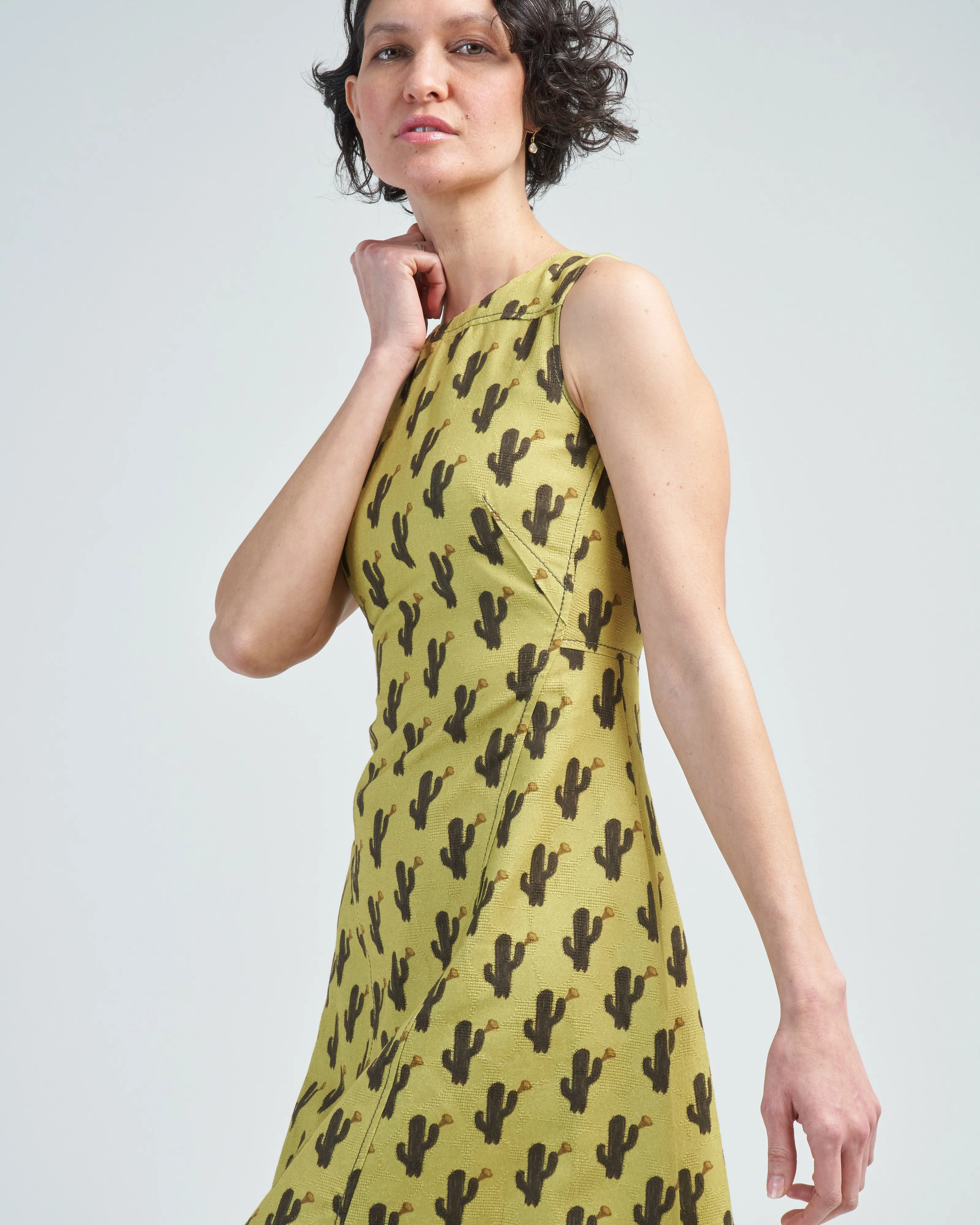 sleeveless dress