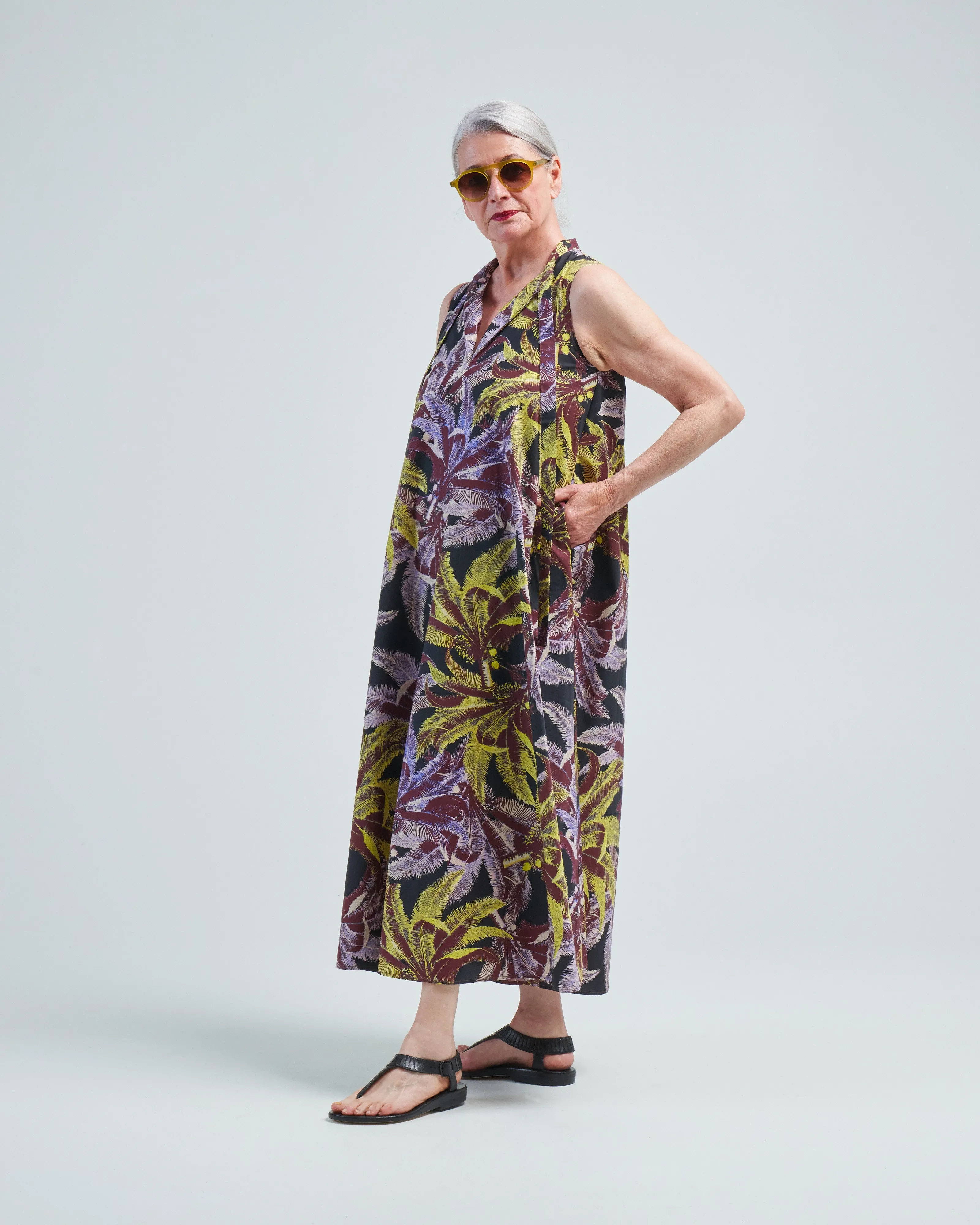 sleeveless printed dress