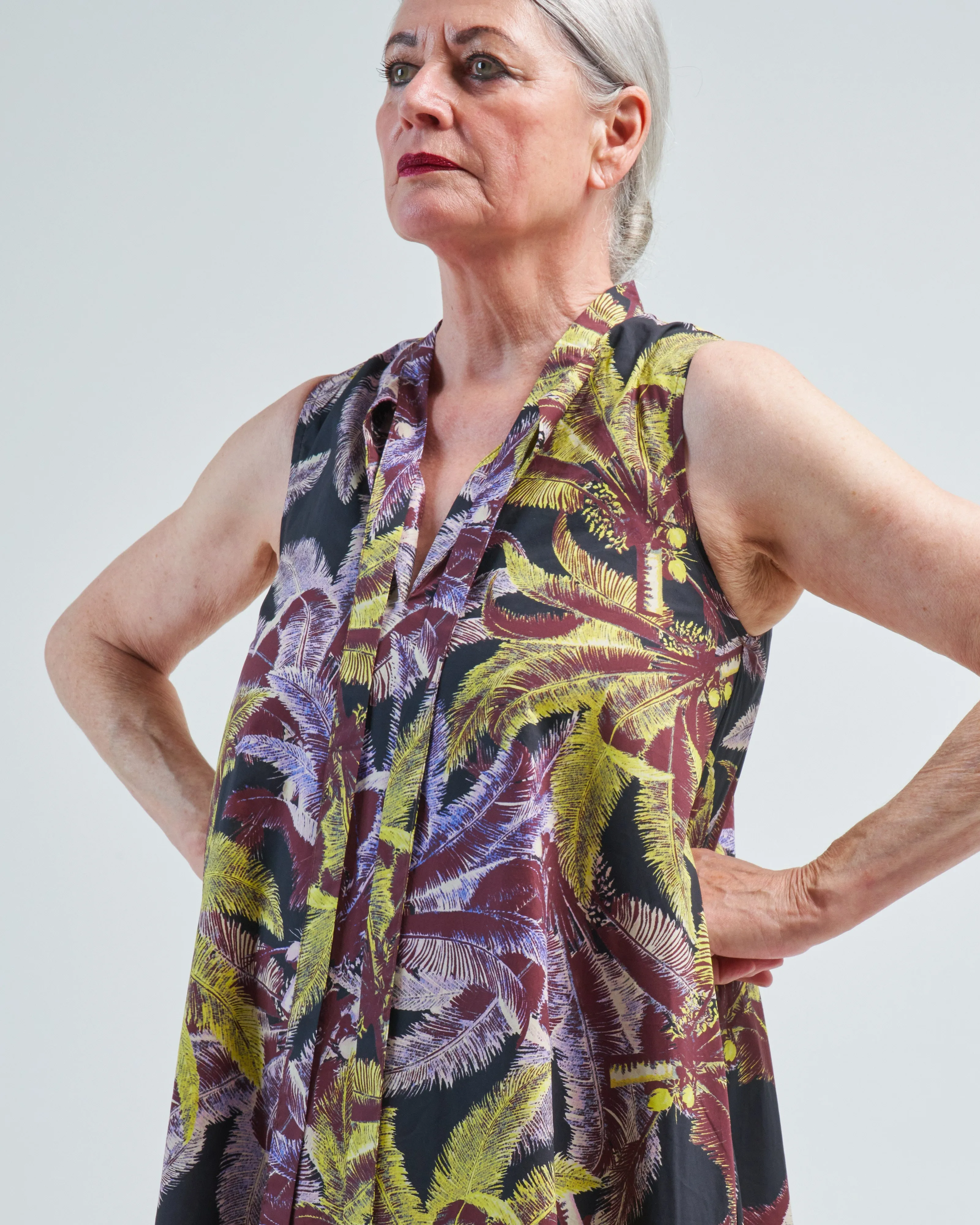sleeveless printed dress