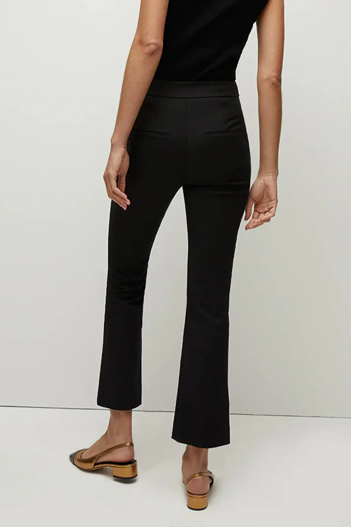 Tani Pant in Black