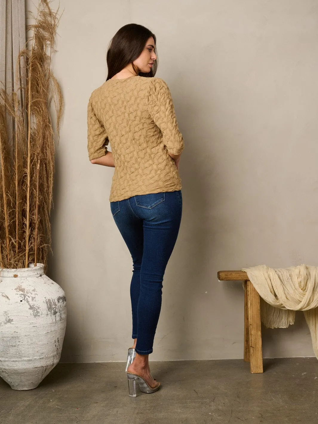 WOMEN'S 3/4 SLEEVES DETAILED TOP