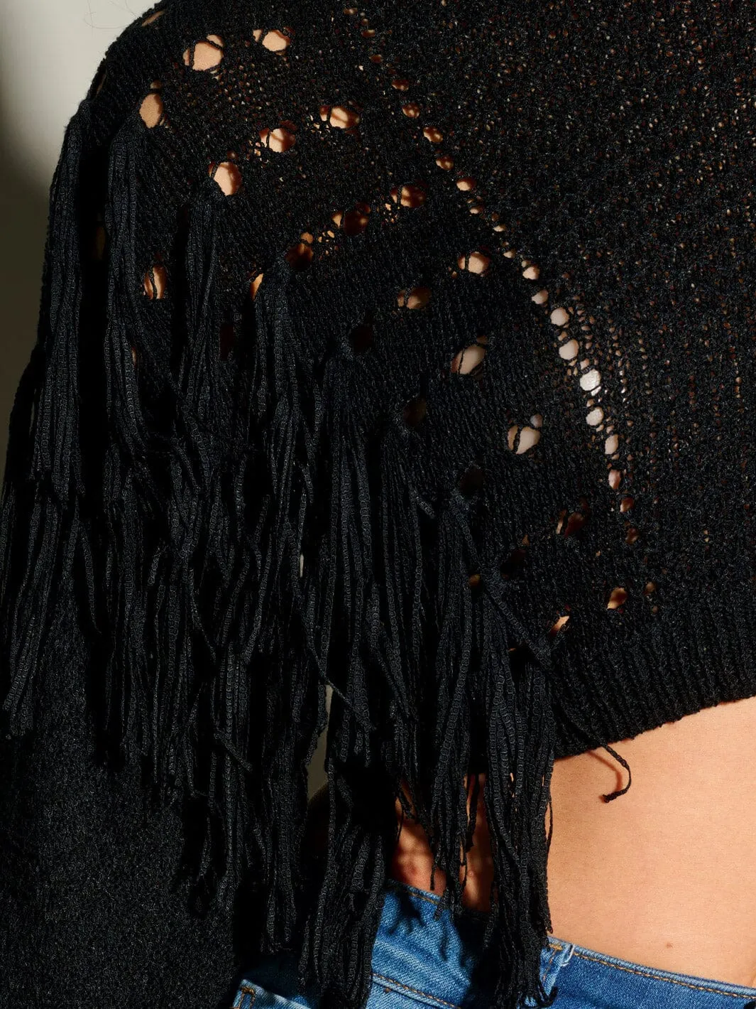 WOMEN'S LONG SLEEVE FRINGE DETAILED KNITTED CROP TOP