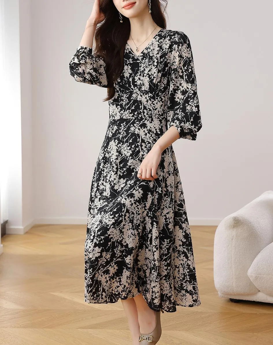 Women's Silky V-neck Floral Print Tea Tea Dress with a Fitted Waist