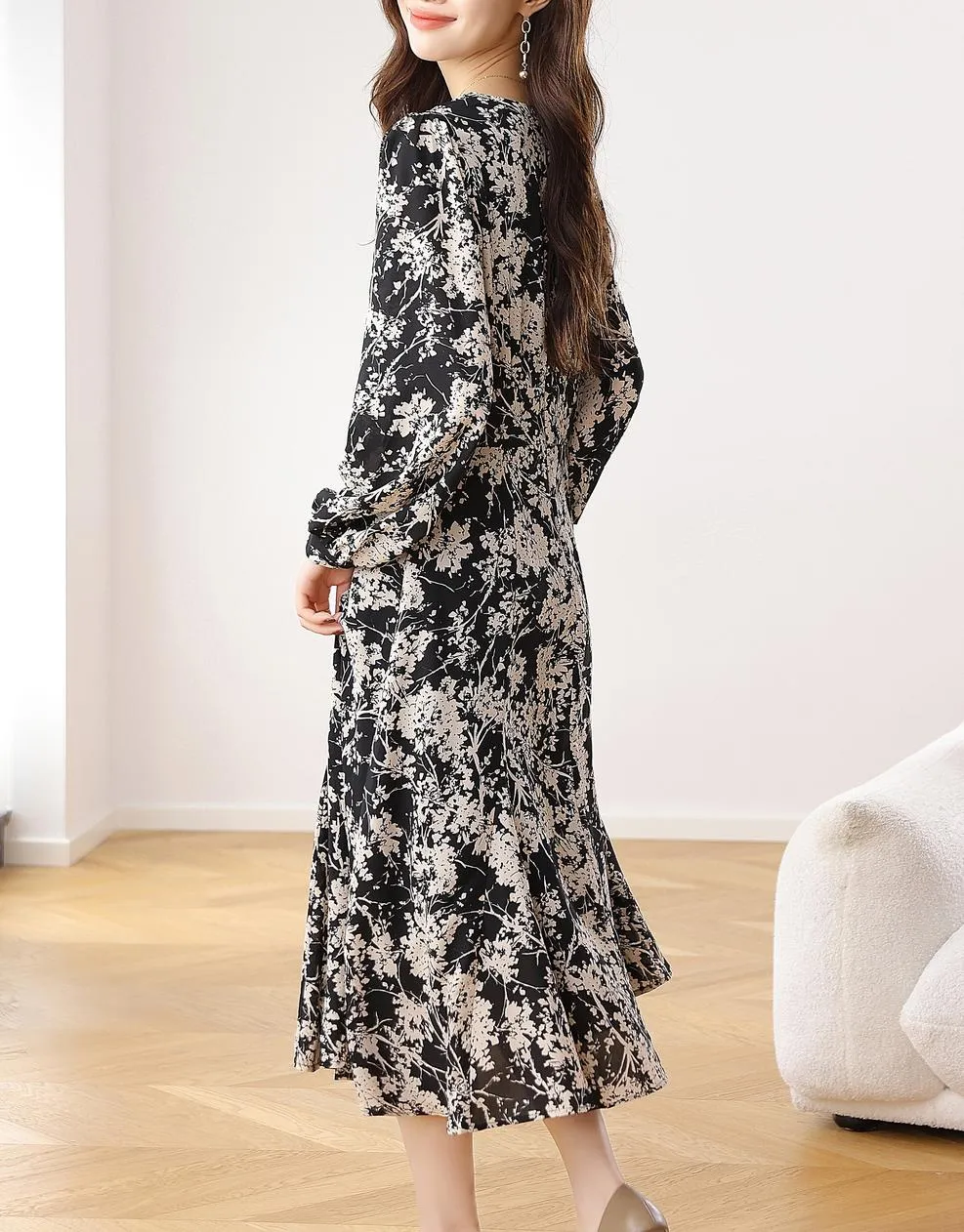 Women's Silky V-neck Floral Print Tea Tea Dress with a Fitted Waist