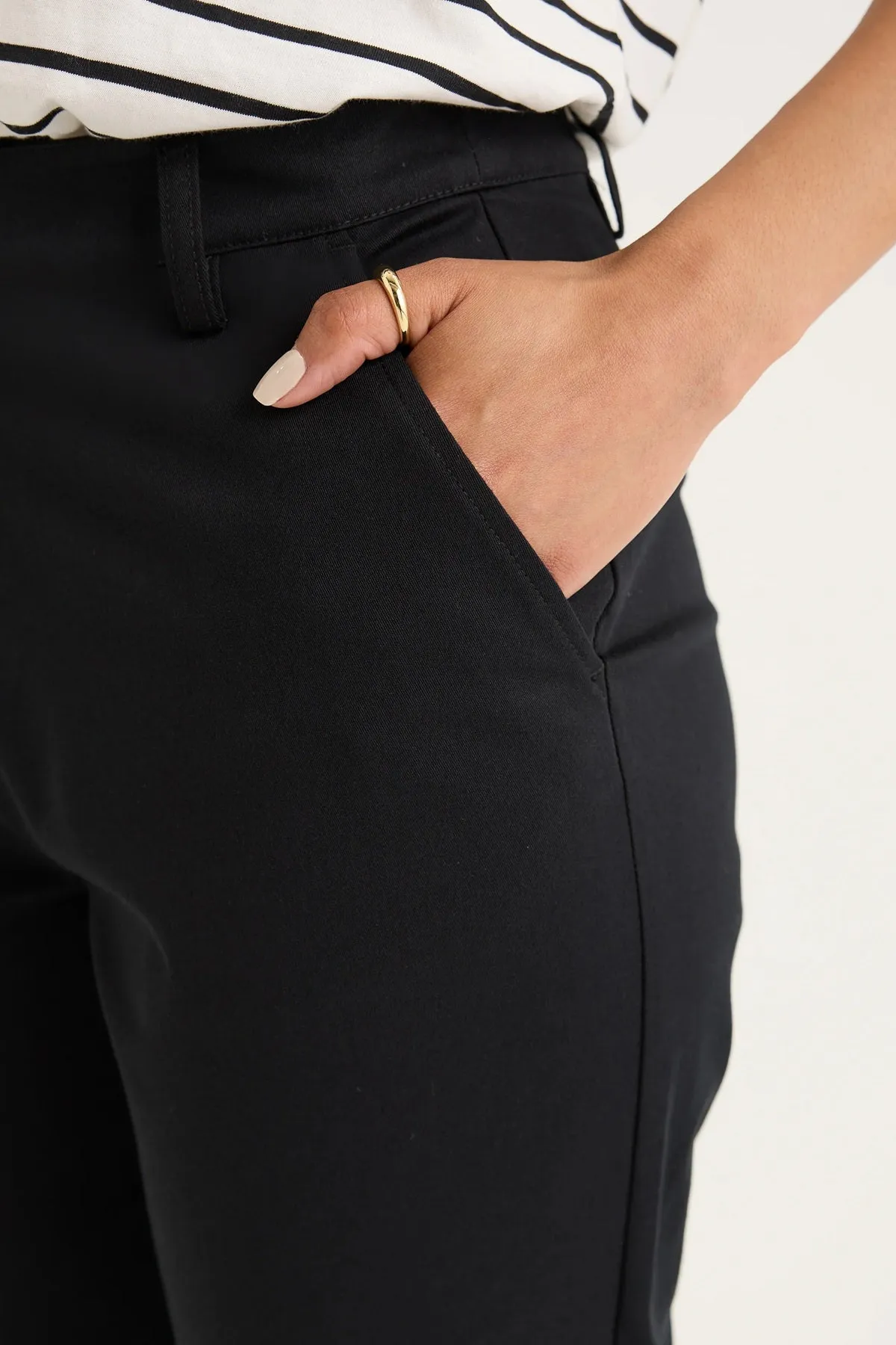 YARRA TRAIL - Black Nova Classic Chino - YTWN8972