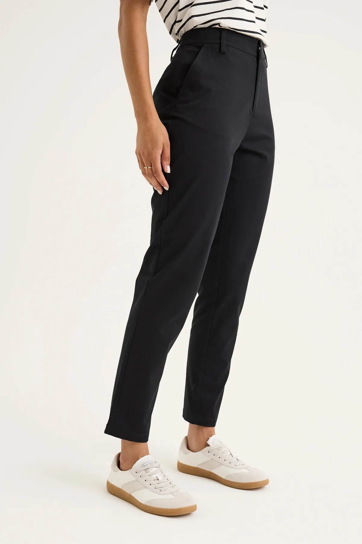 YARRA TRAIL - Black Nova Classic Chino - YTWN8972